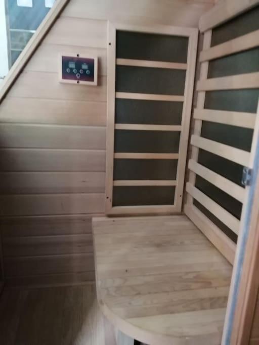 Appartement Avec Sauna Et Balneo Privatifs -Troyes Centre Esterno foto